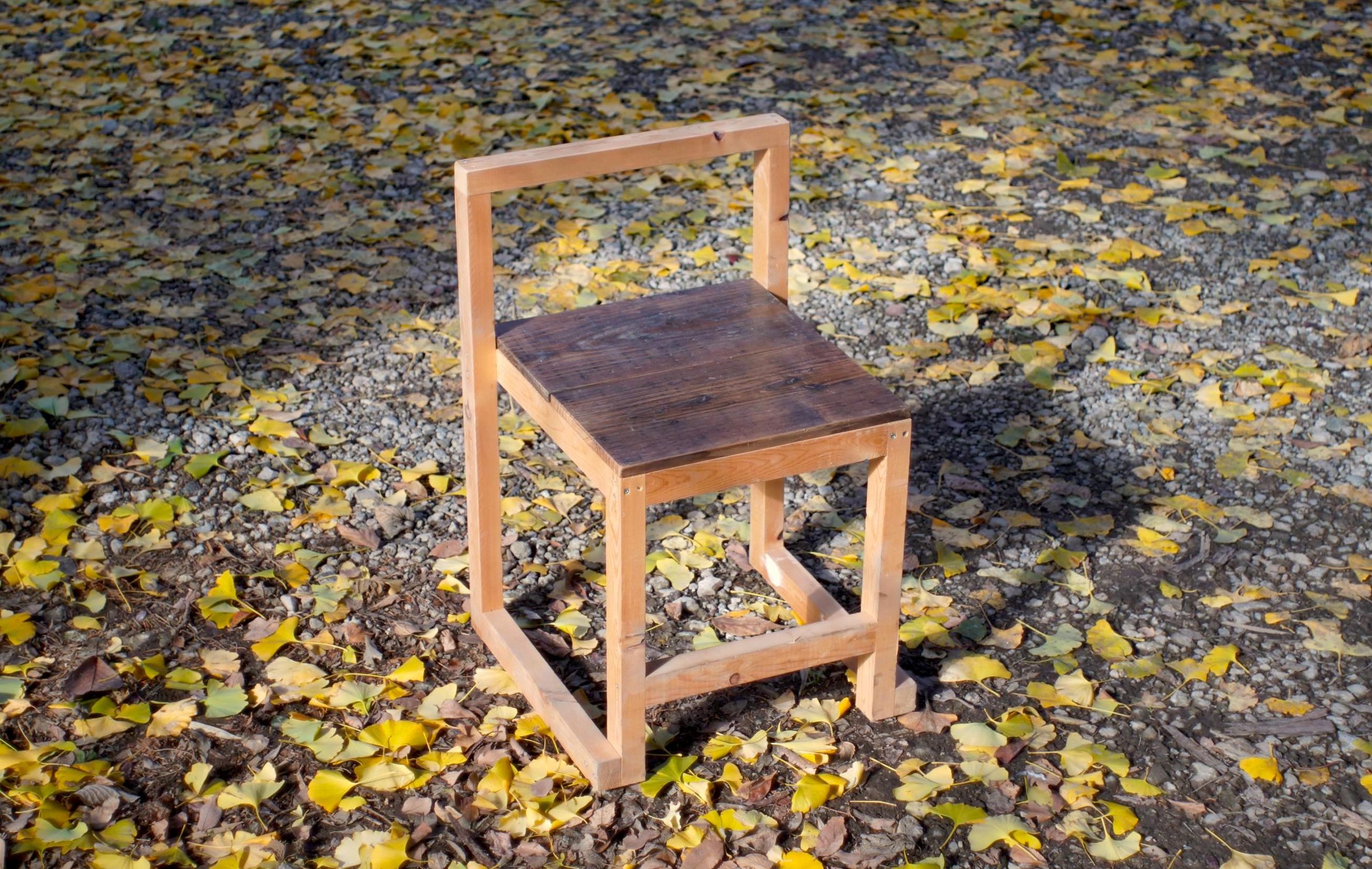 一脚1000円以下で作れる 杉角材3本で作るdiy椅子の作り方 5ステップ 前編 コバリラボ